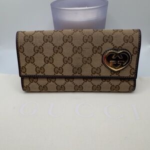 Gucci Lovely Hearts Wallet